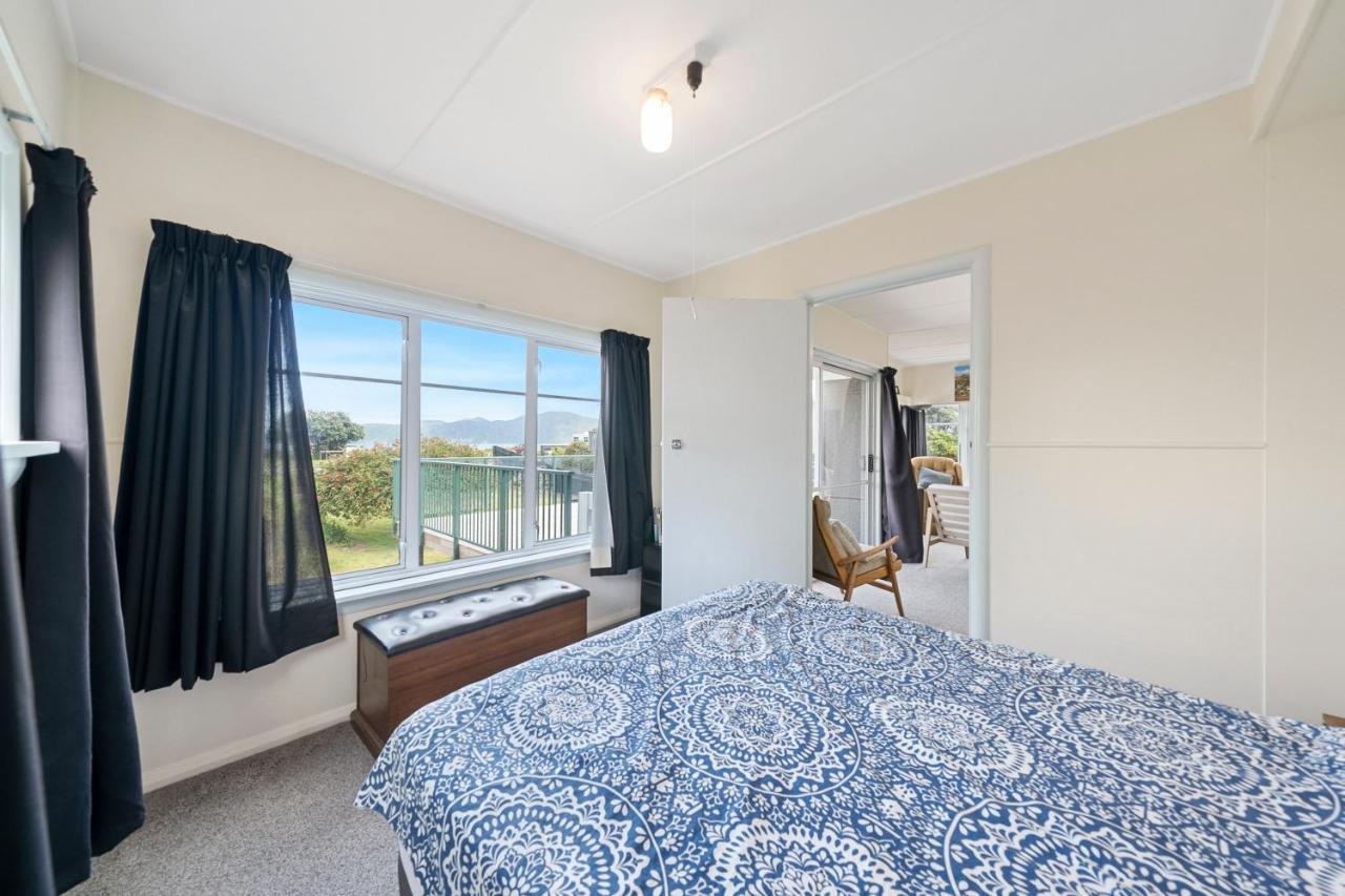 The Green Trout - Paraparaumu Beach Holiday Home Dış mekan fotoğraf