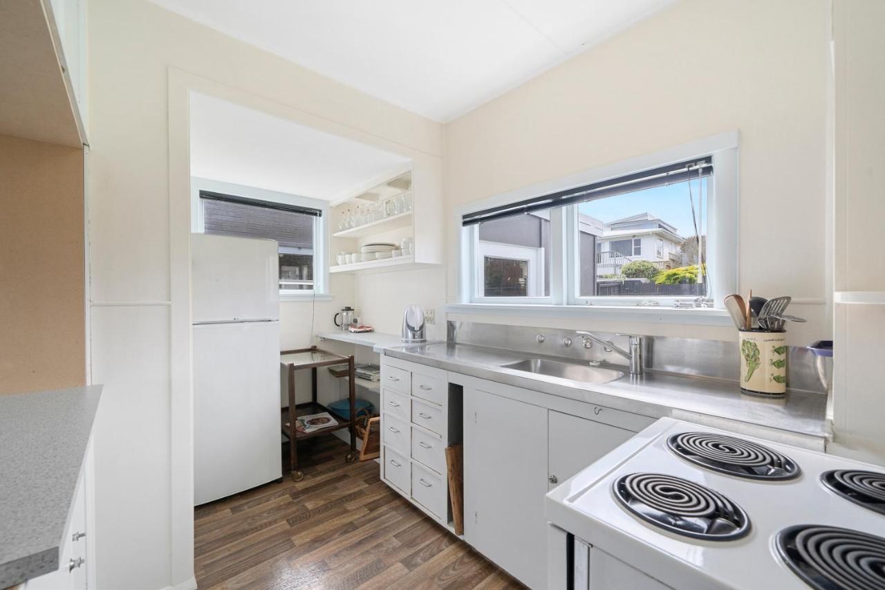 The Green Trout - Paraparaumu Beach Holiday Home Dış mekan fotoğraf